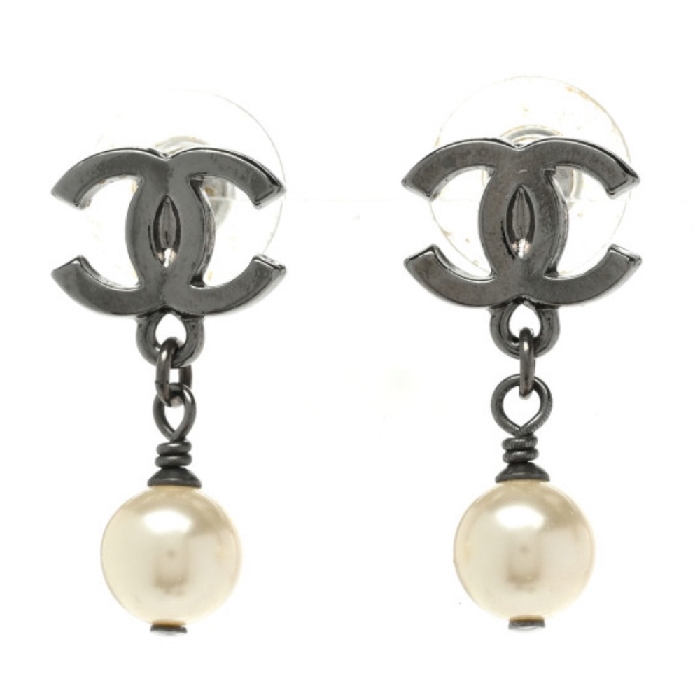 Chanel earrings drop pearl
